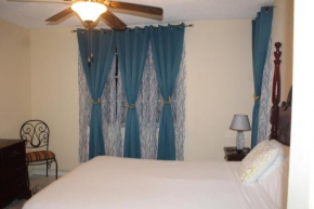 Heart-of-the-city aptartment with the amenities of home